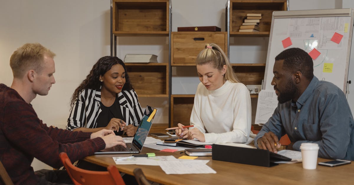 恶意软件、病毒和蠕虫是如何传播的