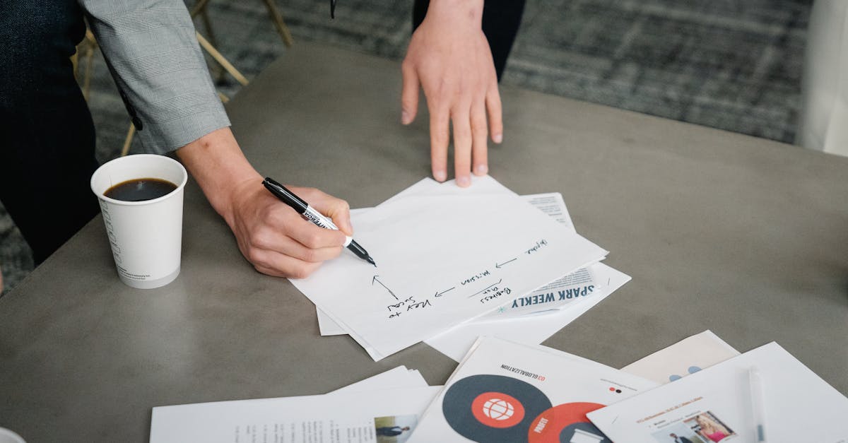 英雄联盟电竞经理：app 详情下载教程显示id停用